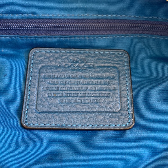 COACH leather shoulder bag in great condition, perfect for spring and summer - Picture 5 of 8